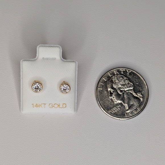 14K Gold Moissanite Earrings - Picture 4 of 4